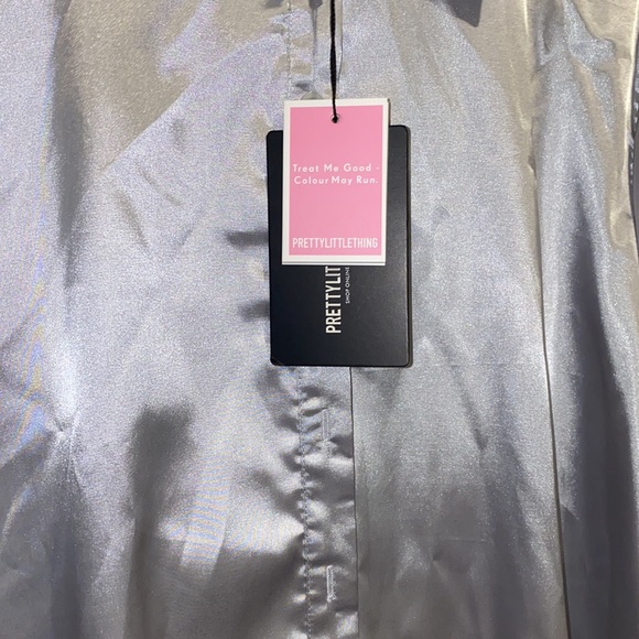 Pretty Little Thing blouse - Picture 3 of 5